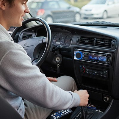 Autoradio bluetooth | SoundCruise - Interieur de notre auto