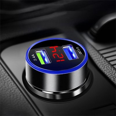 Chargeur allume cigare | UltraCharge - Interieur de notre auto
