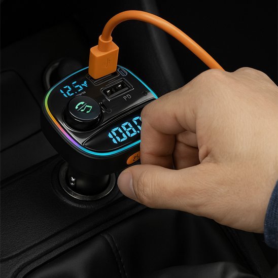 Transmetteur FM Bluetooth | AudioDrive - Interieur de notre auto